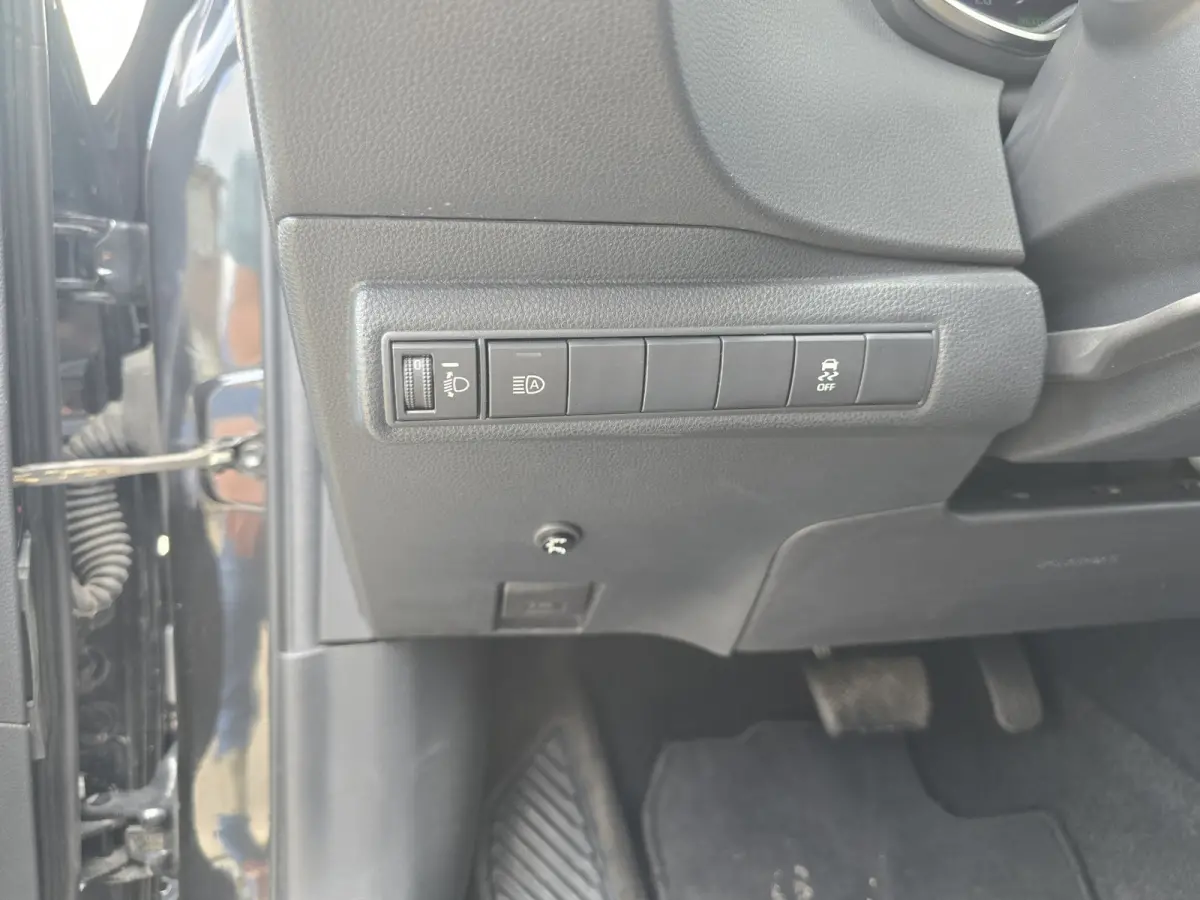 1.8 Hybrid - Euro 6 - 122 Pk - Navi - ParkeerCamera - Climate Control