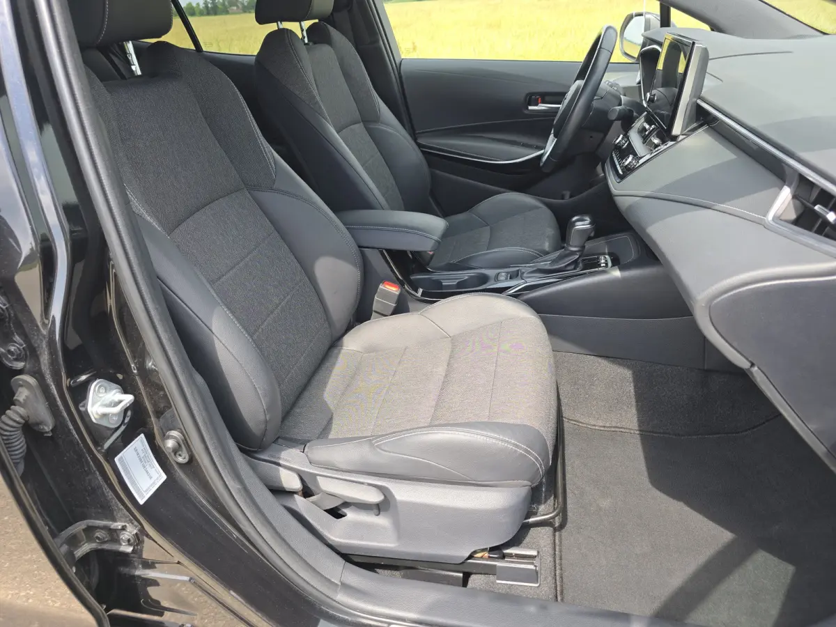 1.8 Hybrid - Euro 6 - 122 Pk - Navi - ParkeerCamera - Climate Control