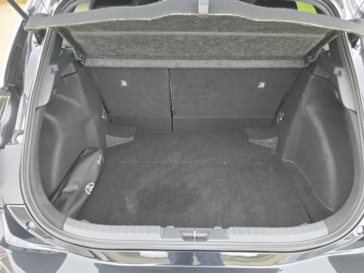 1.8 Hybrid - Euro 6 - 122 Pk - Navi - ParkeerCamera - Climate Control