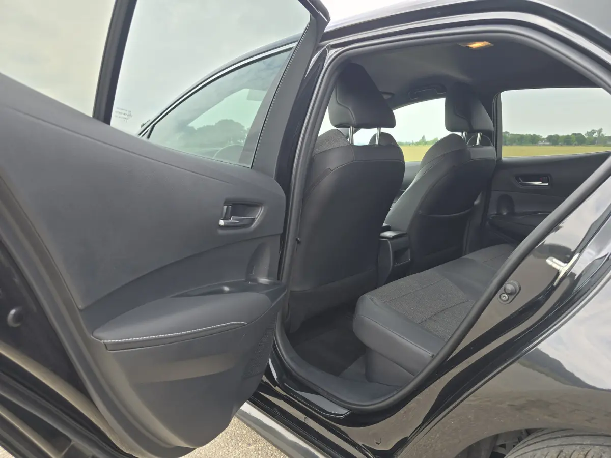 1.8 Hybrid - Euro 6 - 122 Pk - Navi - ParkeerCamera - Climate Control