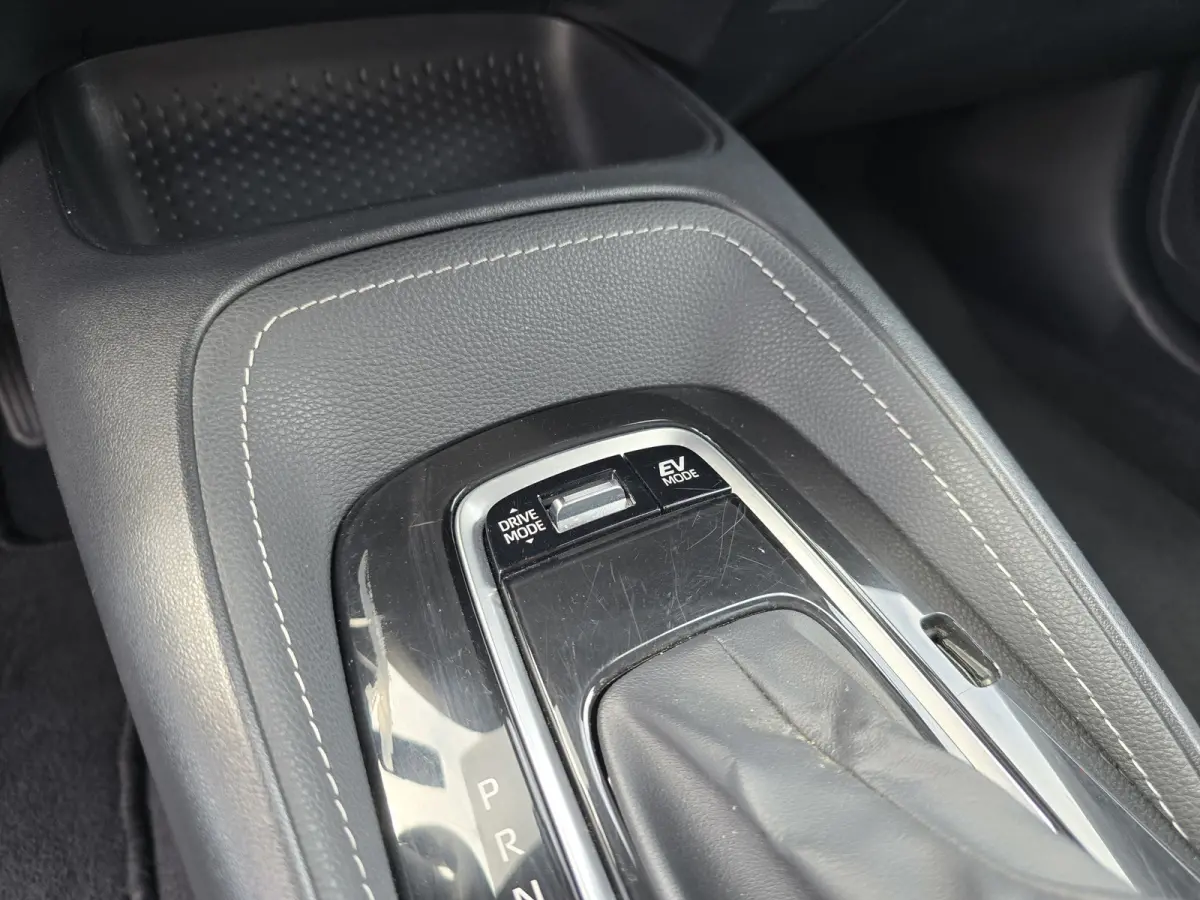1.8 Hybrid - Euro 6 - 122 Pk - Navi - ParkeerCamera - Climate Control