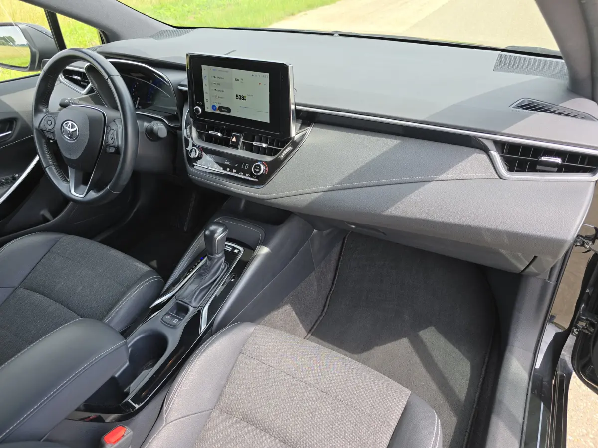 1.8 Hybrid - Euro 6 - 122 Pk - Navi - ParkeerCamera - Climate Control