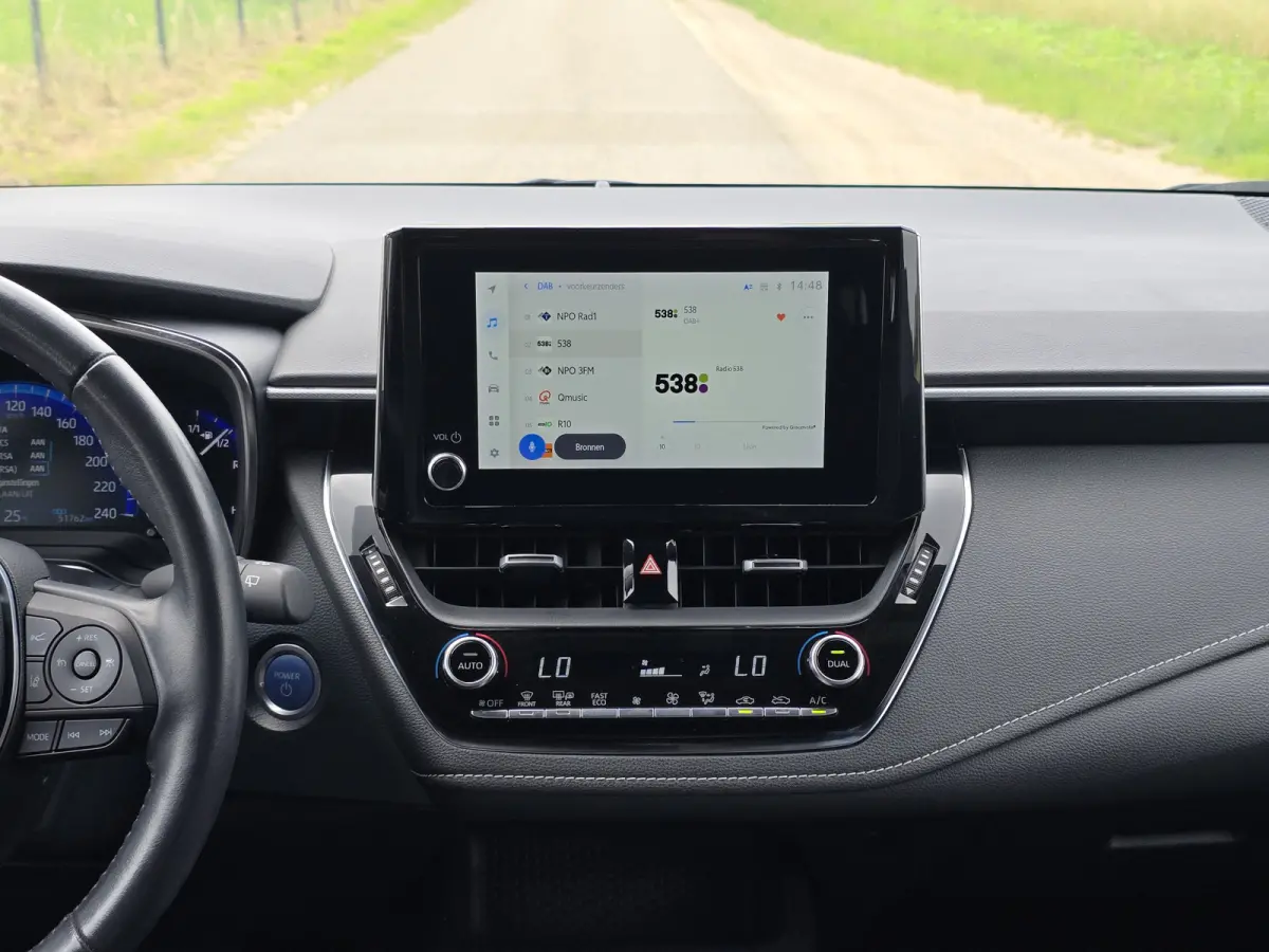 1.8 Hybrid - Euro 6 - 122 Pk - Navi - ParkeerCamera - Climate Control