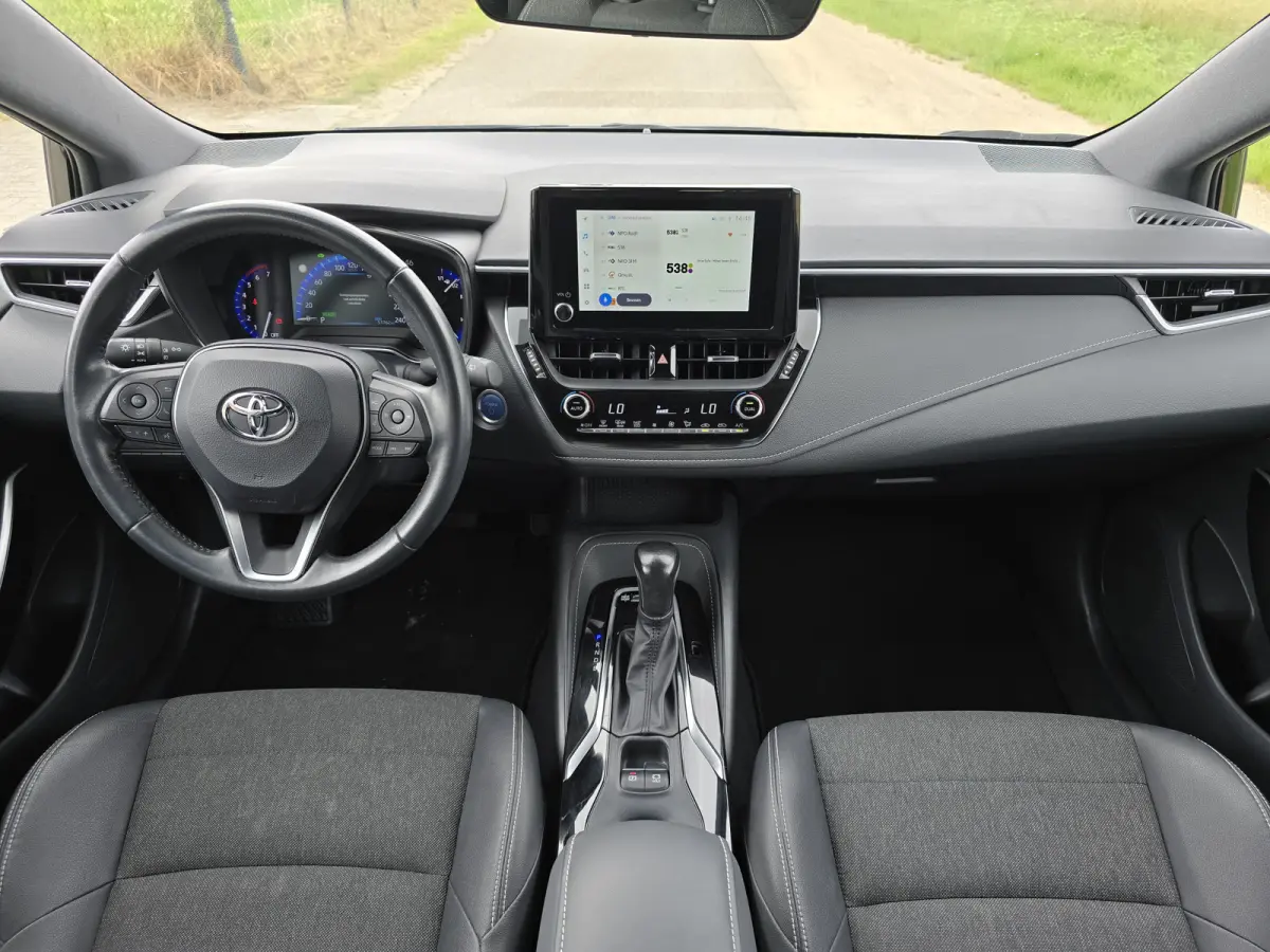 1.8 Hybrid - Euro 6 - 122 Pk - Navi - ParkeerCamera - Climate Control