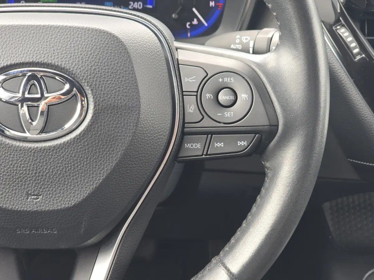 1.8 Hybrid - Euro 6 - 122 Pk - Navi - ParkeerCamera - Climate Control