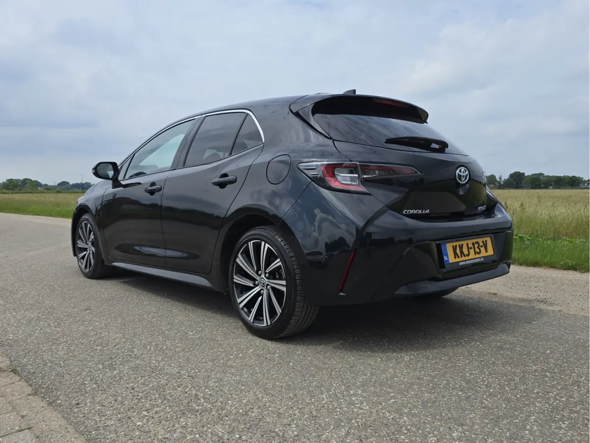 1.8 Hybrid - Euro 6 - 122 Pk - Navi - ParkeerCamera - Climate Control