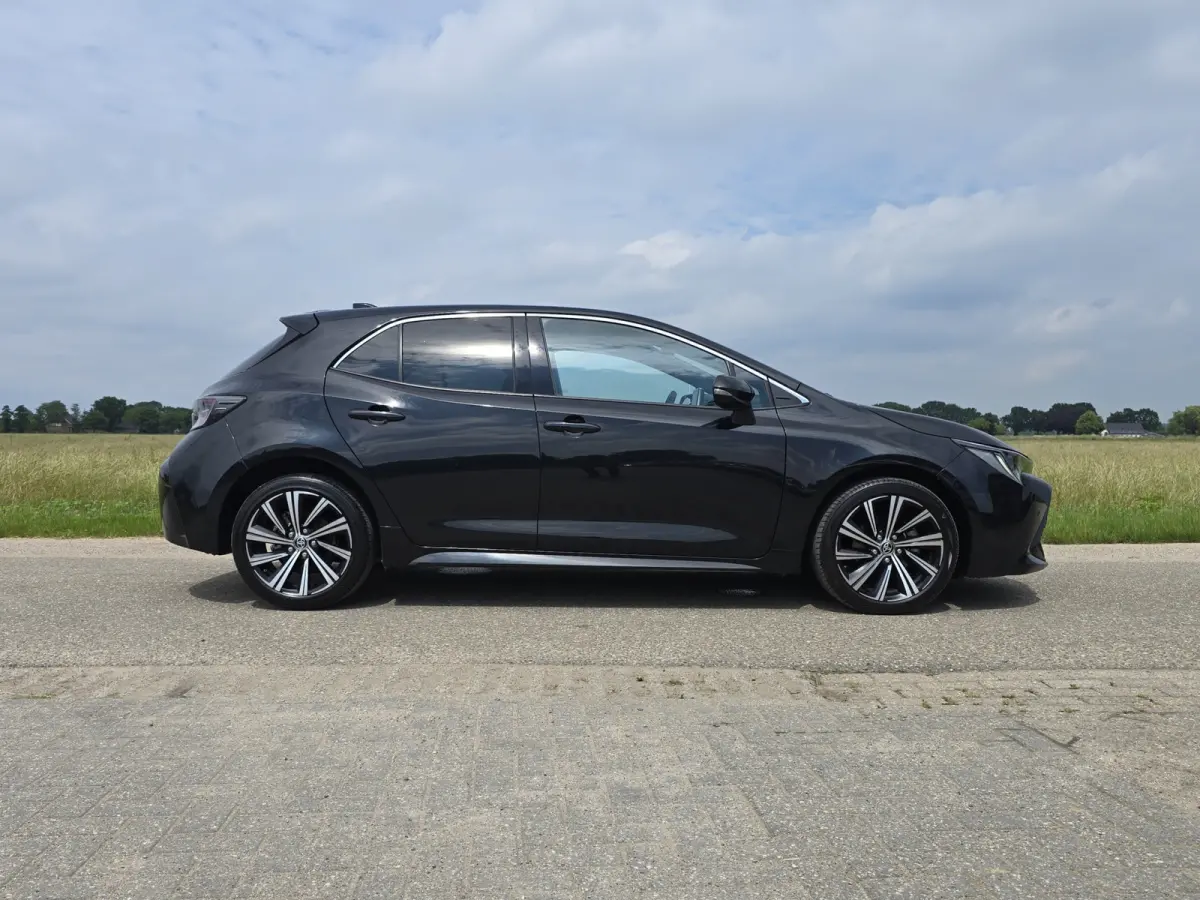 1.8 Hybrid - Euro 6 - 122 Pk - Navi - ParkeerCamera - Climate Control