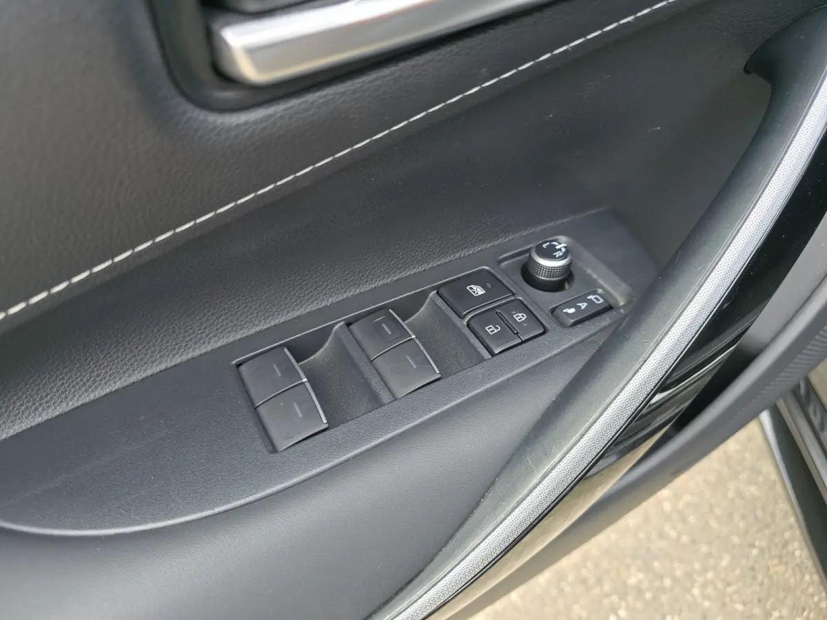 1.8 Hybrid - Euro 6 - 122 Pk - Navi - ParkeerCamera - Climate Control