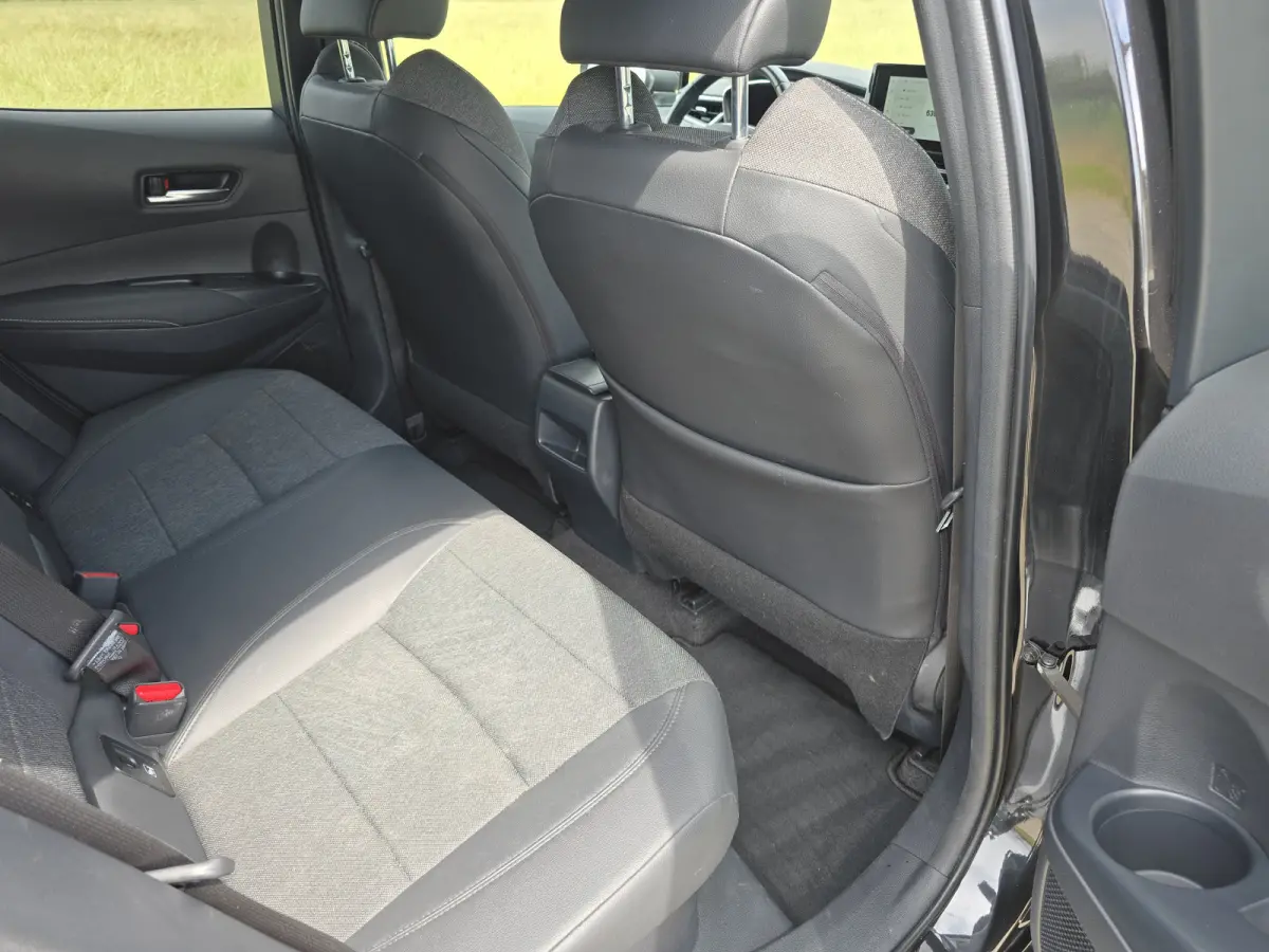 1.8 Hybrid - Euro 6 - 122 Pk - Navi - ParkeerCamera - Climate Control