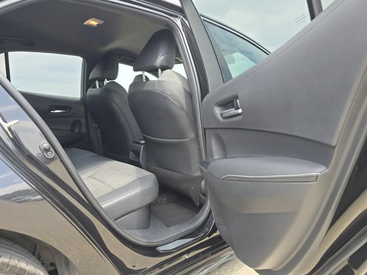 1.8 Hybrid - Euro 6 - 122 Pk - Navi - ParkeerCamera - Climate Control