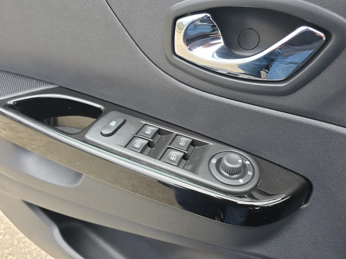 1.2 TCe Dynamique - Euro 6 - 120 Pk - AUTOMAAT - Navi - ParkeerCamera - Stoelverwarming
