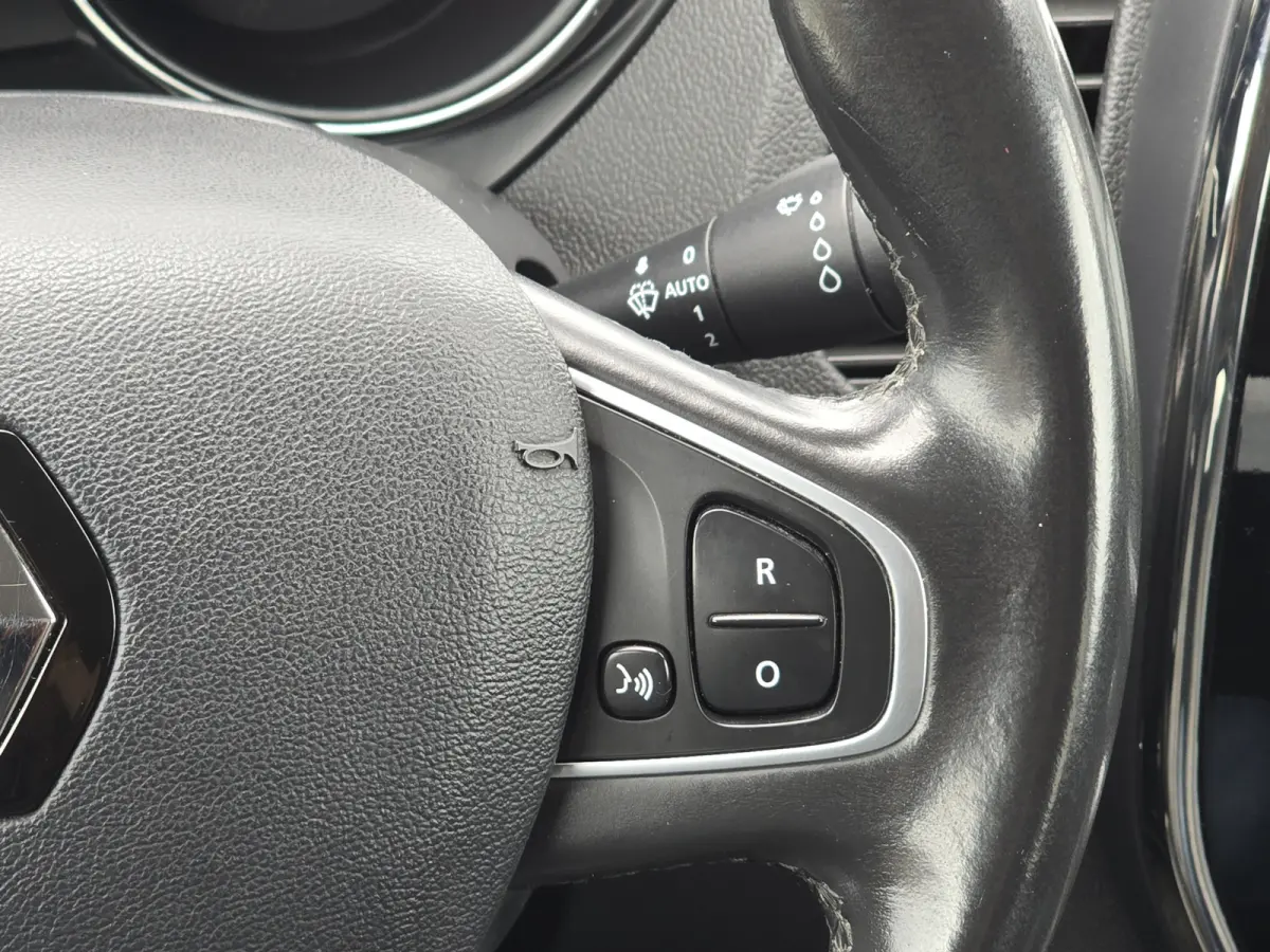 1.2 TCe Dynamique - Euro 6 - 120 Pk - AUTOMAAT - Navi - ParkeerCamera - Stoelverwarming