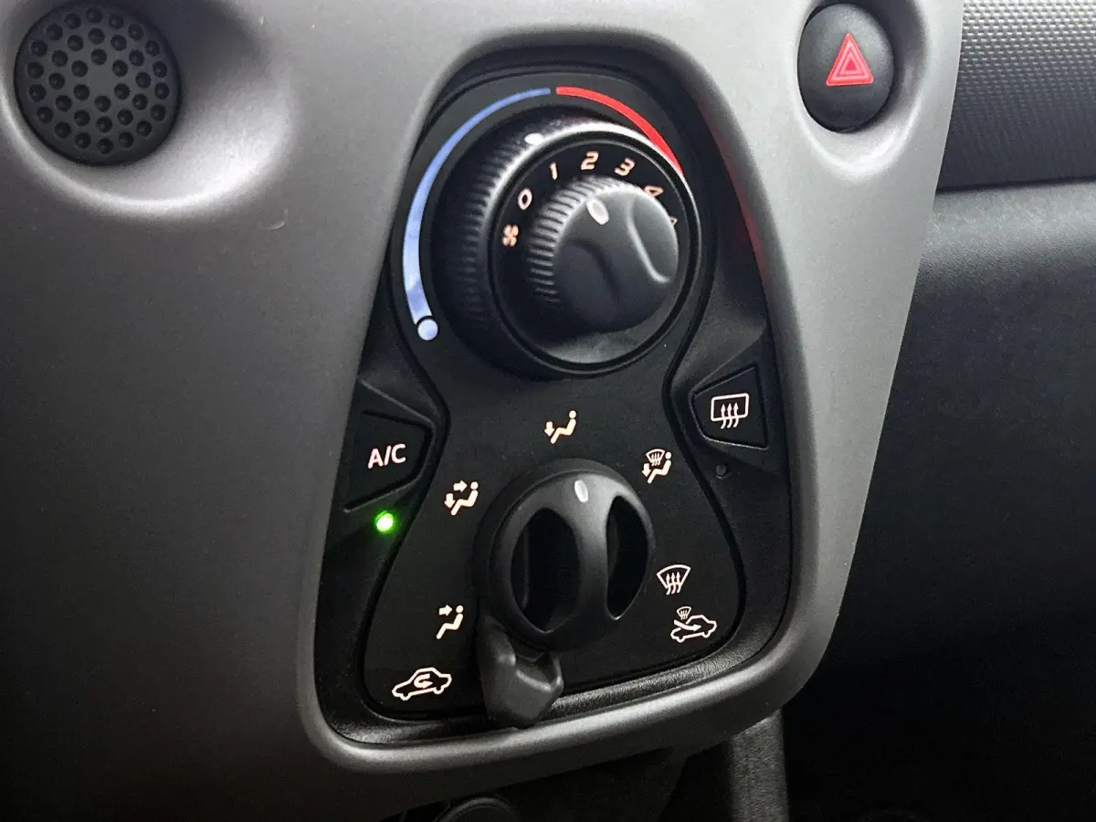 1.0 72pk Active | 1ste Eigenaar | Airco | Bluetooth | IsoFix |