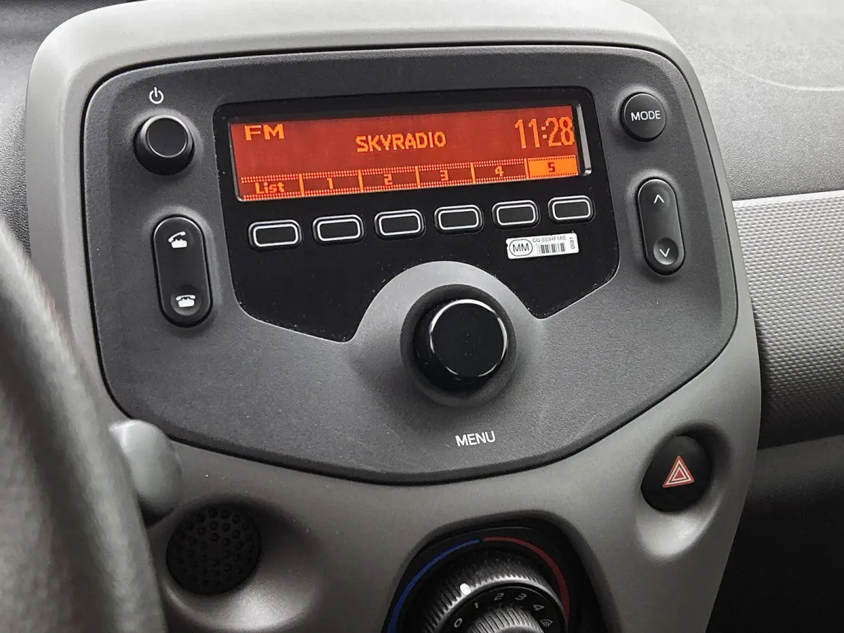 1.0 72pk Active | 1ste Eigenaar | Airco | Bluetooth | IsoFix |
