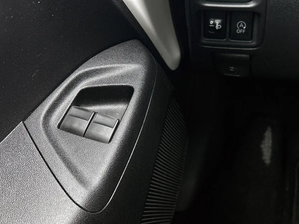 1.0 72pk Active | 1ste Eigenaar | Airco | Bluetooth | IsoFix |