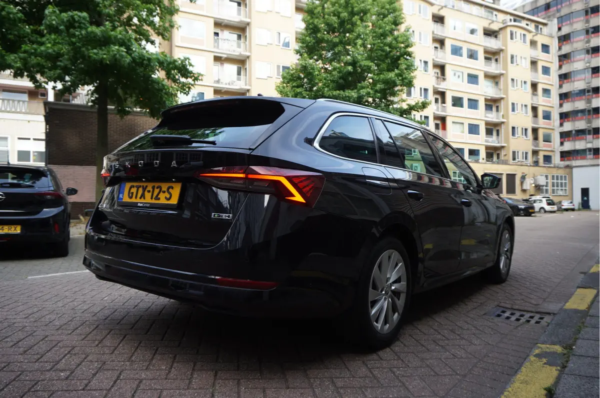 1.0 e-TSI Sport Business | Sfeerverlichting | Virtual cockpit | Cruise + Lane | Apple/ Android | BTW