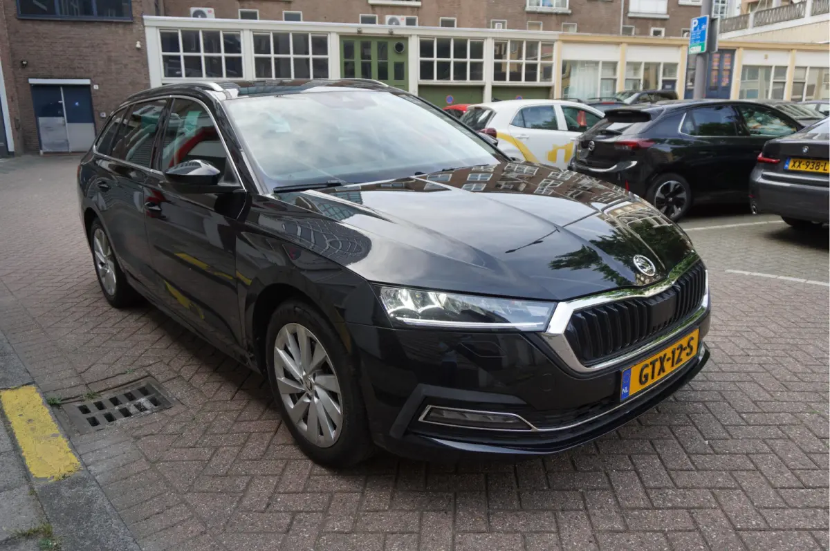 1.0 e-TSI Sport Business | Sfeerverlichting | Virtual cockpit | Cruise + Lane | Apple/ Android | BTW