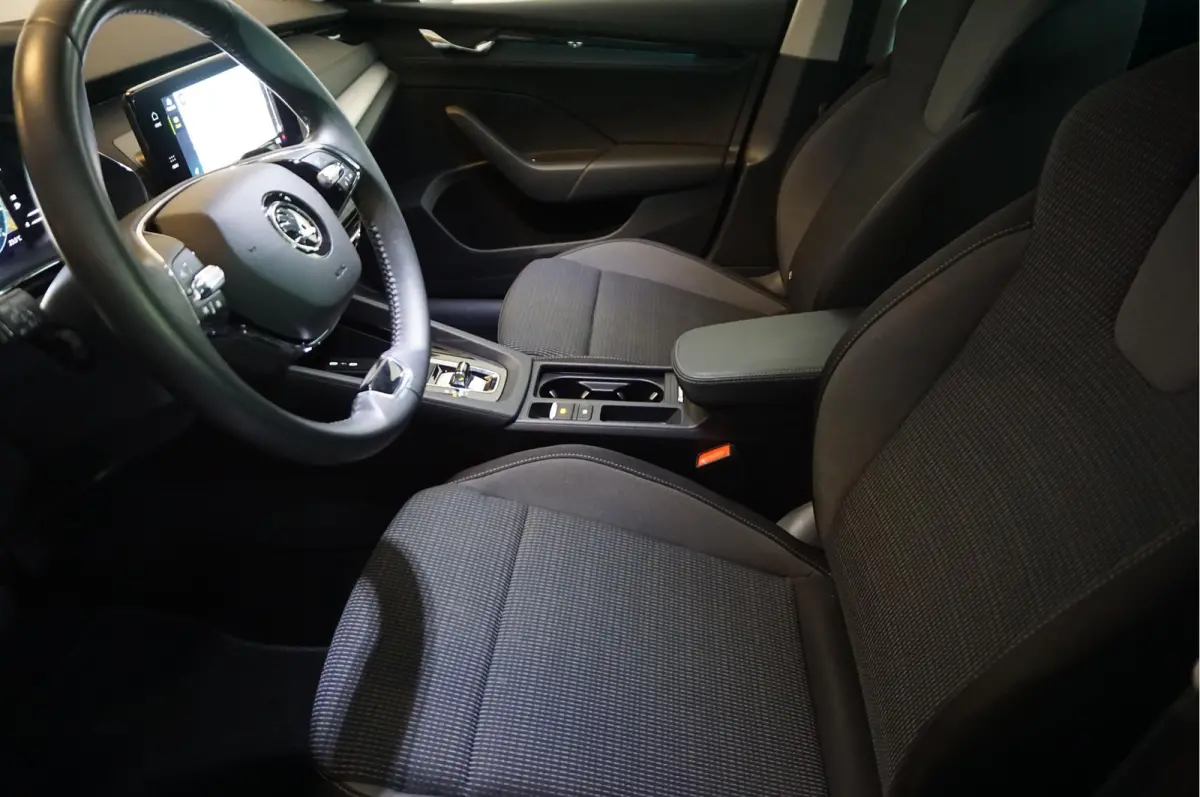 1.0 e-TSI Sport Business | Sfeerverlichting | Virtual cockpit | Cruise + Lane | Apple/ Android | BTW