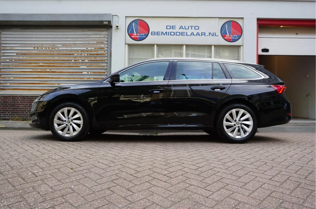 1.0 e-TSI Sport Business | Sfeerverlichting | Virtual cockpit | Cruise + Lane | Apple/ Android | BTW