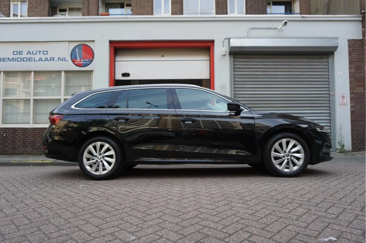 1.0 e-TSI Sport Business | Sfeerverlichting | Virtual cockpit | Cruise + Lane | Apple/ Android | BTW
