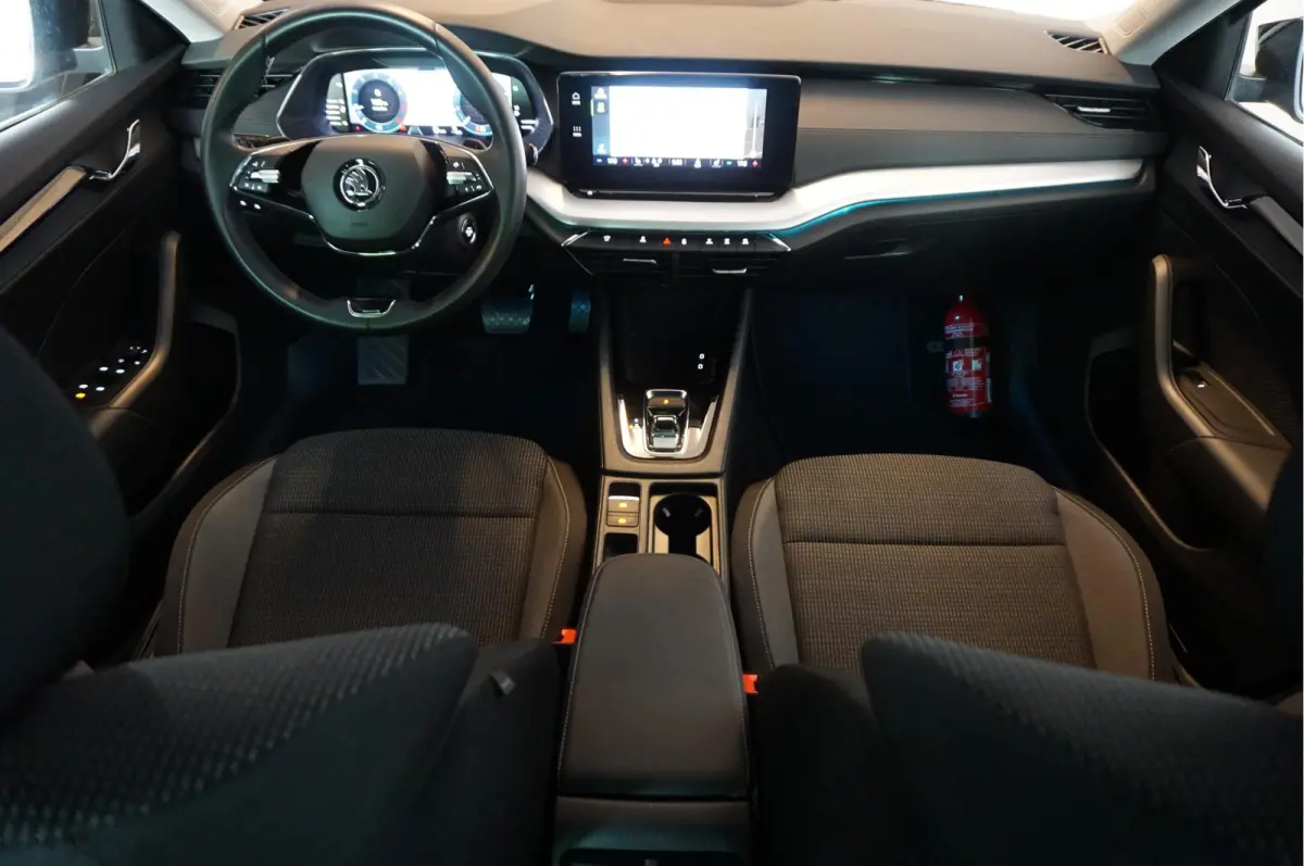 1.0 e-TSI Sport Business | Sfeerverlichting | Virtual cockpit | Cruise + Lane | Apple/ Android | BTW