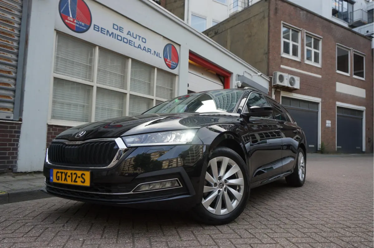 1.0 e-TSI Sport Business | Sfeerverlichting | Virtual cockpit | Cruise + Lane | Apple/ Android | BTW