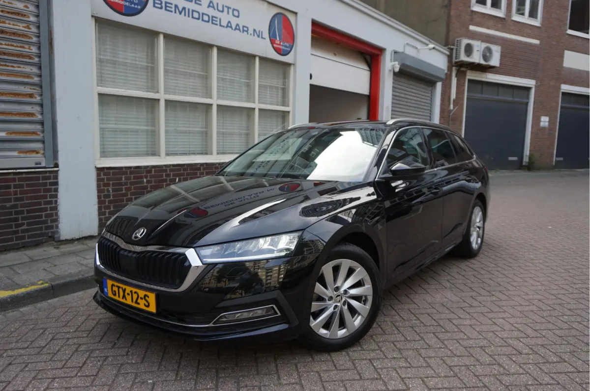 1.0 e-TSI Sport Business | Sfeerverlichting | Virtual cockpit | Cruise + Lane | Apple/ Android | BTW