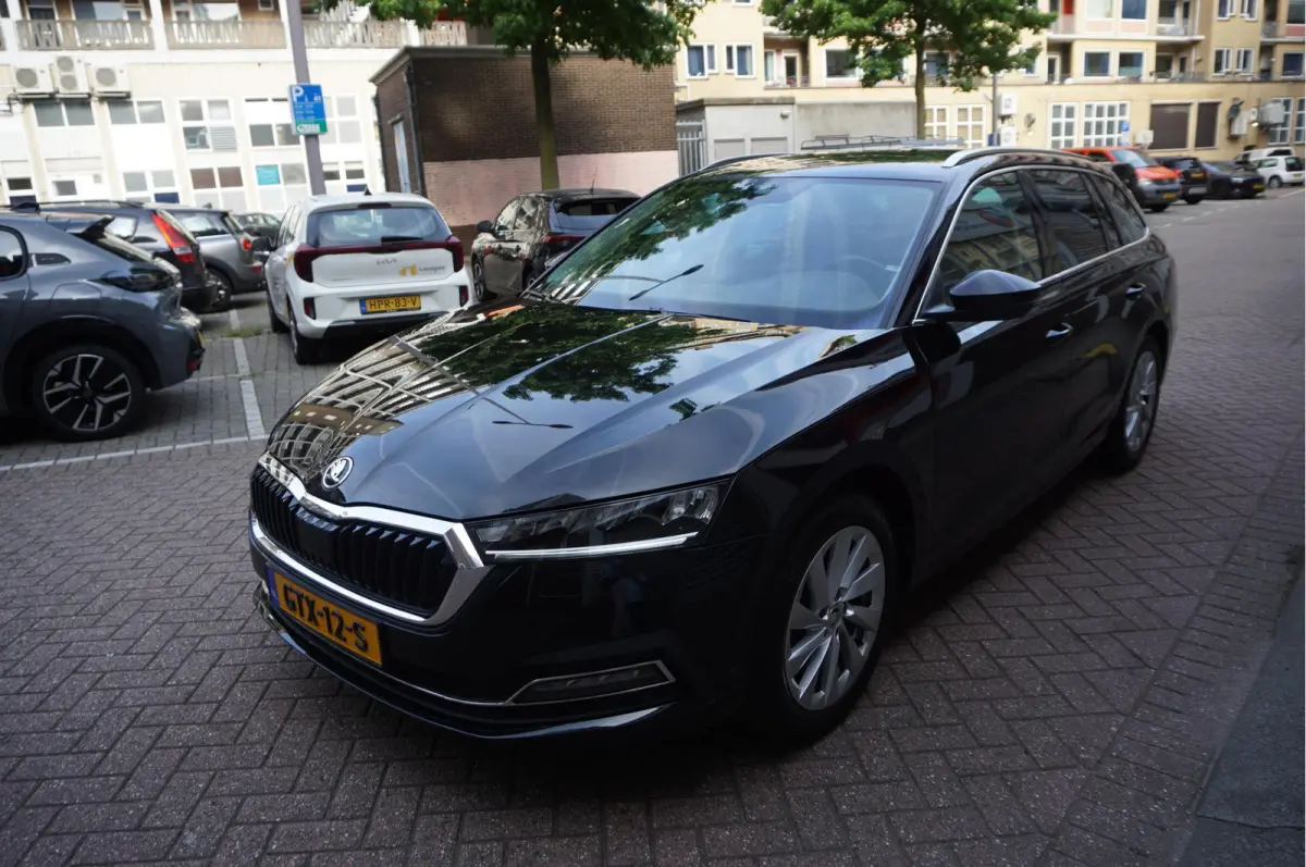 1.0 e-TSI Sport Business | Sfeerverlichting | Virtual cockpit | Cruise + Lane | Apple/ Android | BTW