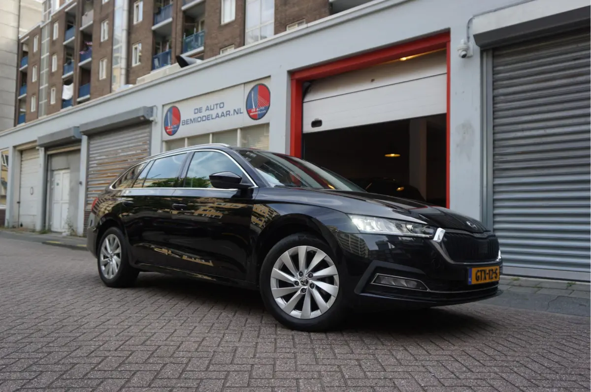 1.0 e-TSI Sport Business | Sfeerverlichting | Virtual cockpit | Cruise + Lane | Apple/ Android | BTW