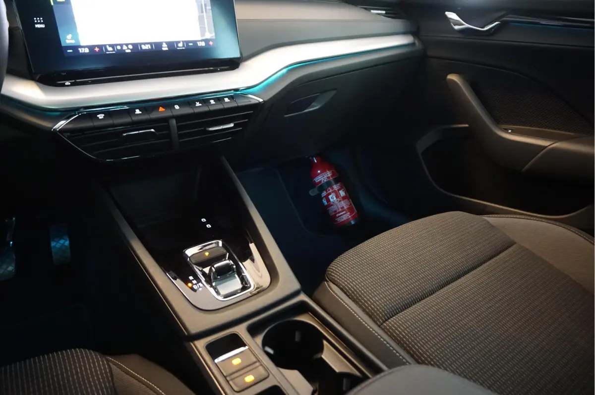 1.0 e-TSI Sport Business | Sfeerverlichting | Virtual cockpit | Cruise + Lane | Apple/ Android | BTW