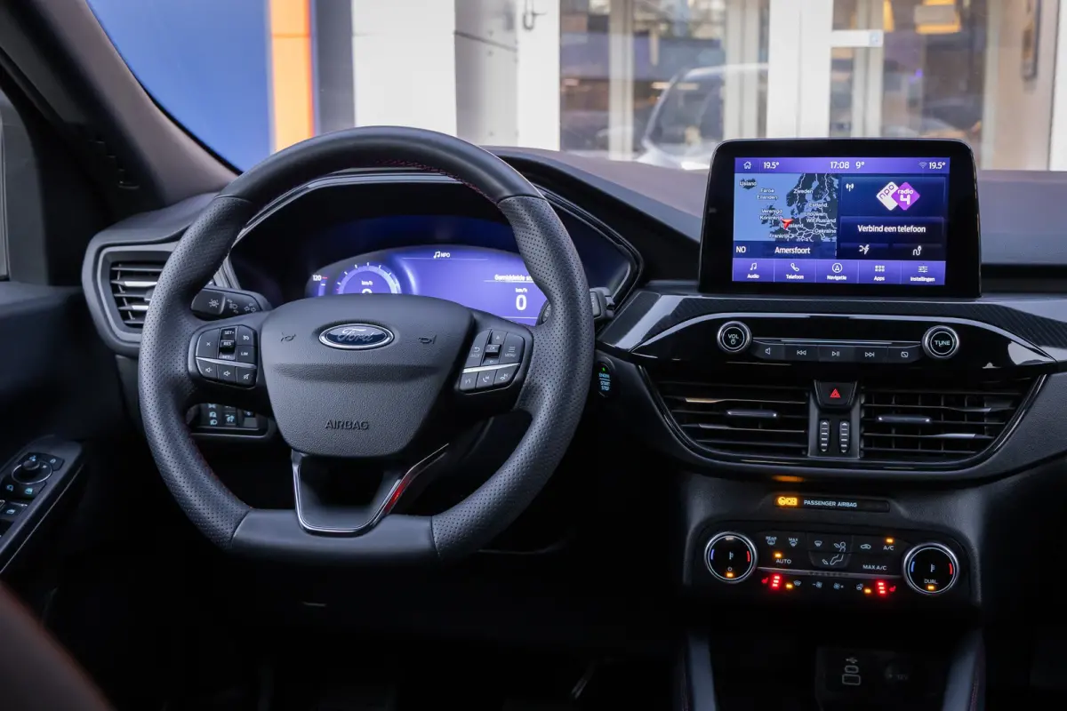 2.5 PHEV ST-Line | Camera | Stuur/stoel/voorruit verwarming | Keyless | Navi | Clima | Apple Carplay/Android Auto | Achteruitrijcamera | Apple Carplay/Android Auto|telefoonintegratie premium