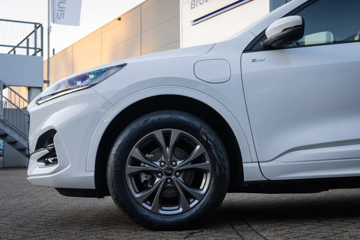 2.5 PHEV ST-Line | Camera | Stuur/stoel/voorruit verwarming | Keyless | Navi | Clima | Apple Carplay/Android Auto | Achteruitrijcamera | Apple Carplay/Android Auto|telefoonintegratie premium