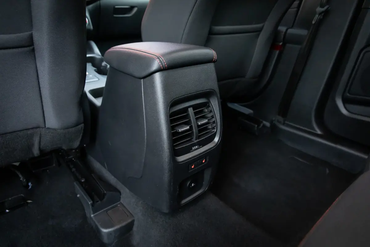 2.5 PHEV ST-Line | Camera | Stuur/stoel/voorruit verwarming | Keyless | Navi | Clima | Apple Carplay/Android Auto | Achteruitrijcamera | Apple Carplay/Android Auto|telefoonintegratie premium