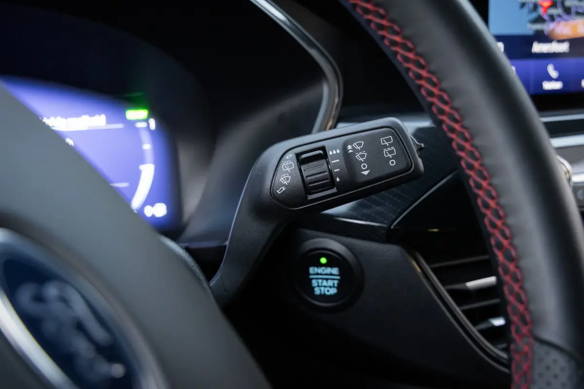2.5 PHEV ST-Line | Camera | Stuur/stoel/voorruit verwarming | Keyless | Navi | Clima | Apple Carplay/Android Auto | Achteruitrijcamera | Apple Carplay/Android Auto|telefoonintegratie premium