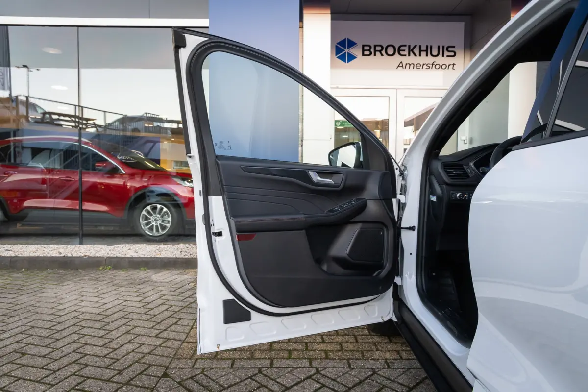 2.5 PHEV ST-Line | Camera | Stuur/stoel/voorruit verwarming | Keyless | Navi | Clima | Apple Carplay/Android Auto | Achteruitrijcamera | Apple Carplay/Android Auto|telefoonintegratie premium
