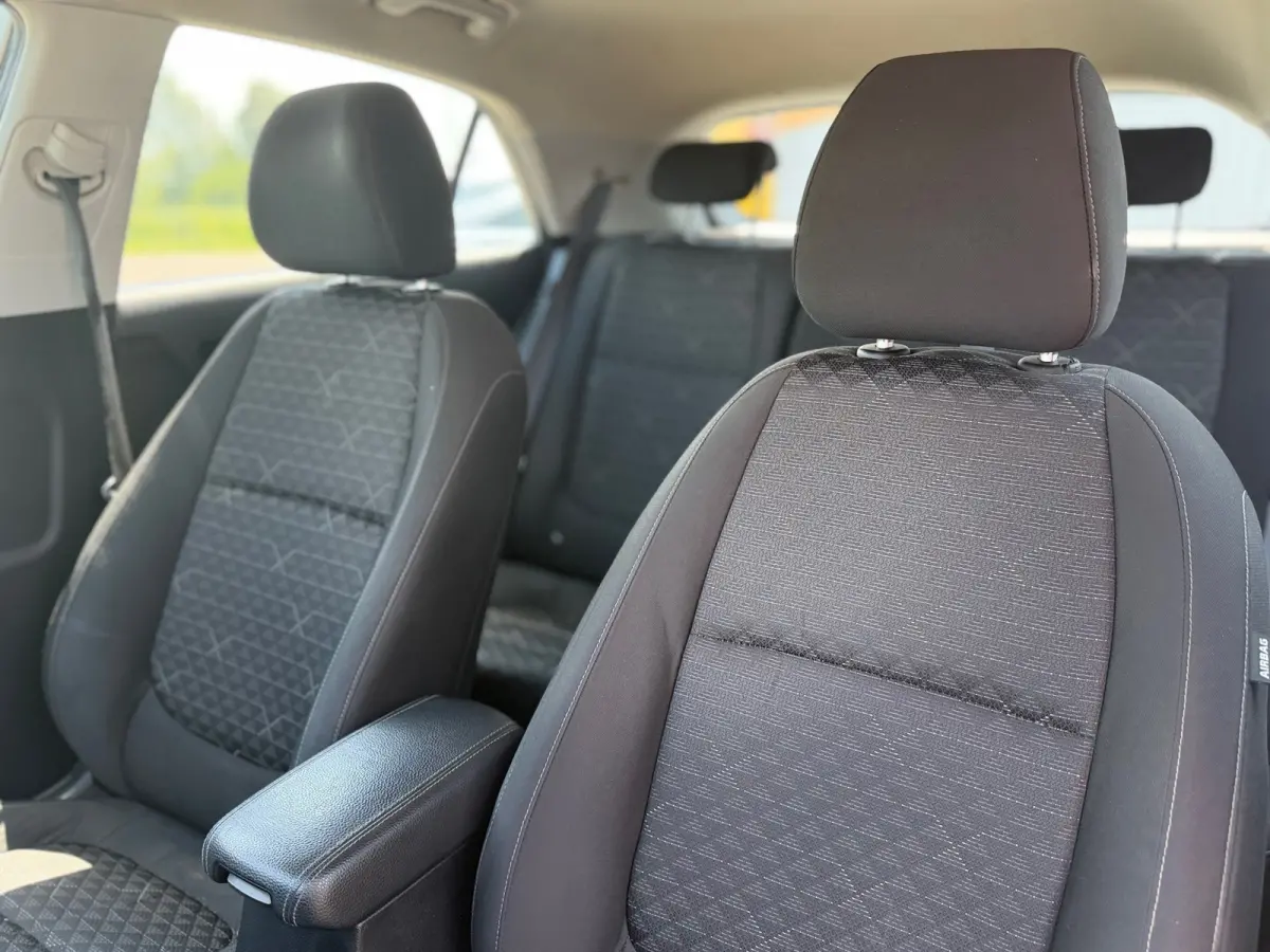 1.0 TGDI DynamicLine - Silky Silver - Camera/Carplay/Cruise - Fris