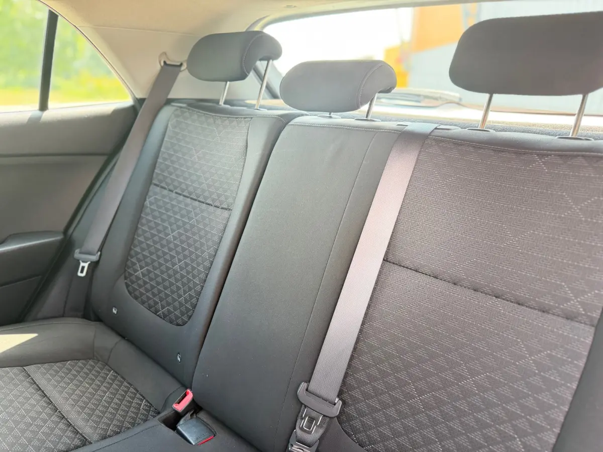 1.0 TGDI DynamicLine - Silky Silver - Camera/Carplay/Cruise - Fris