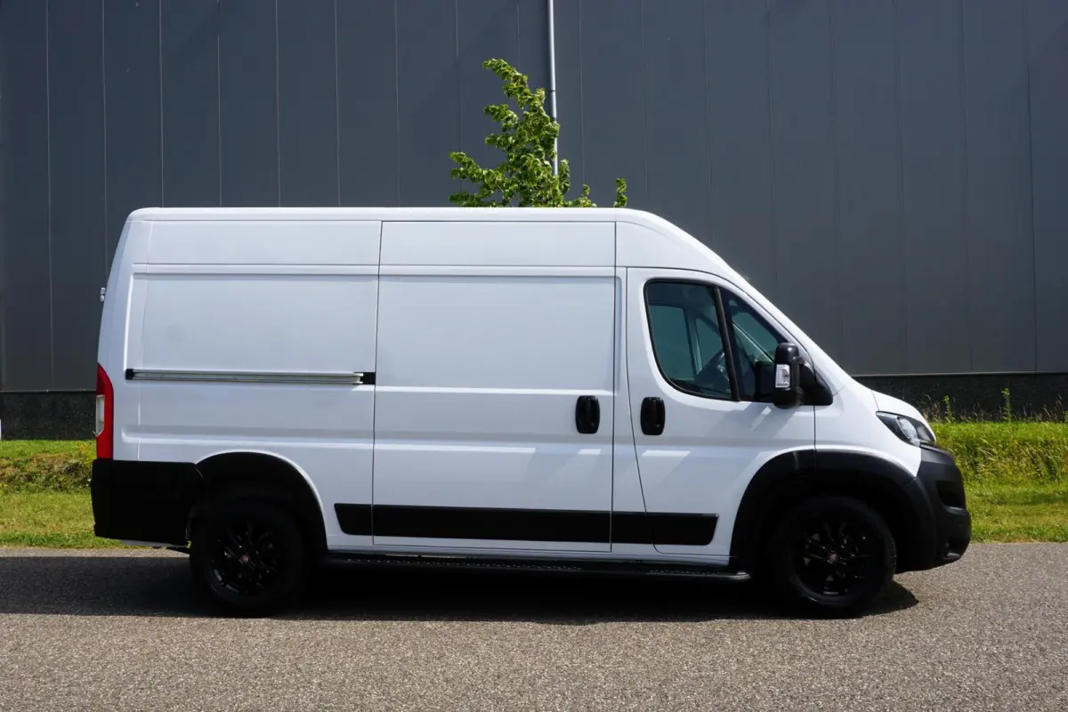 2.2 MultiJet 180 L2H2 3.5t Automaat |Adaptive Cruise |Camera en digitale binnenspiegel |Standkachel |2 stoelen |2 airbags |Trekhaak |Stoelverwarming |Parkeersensoren voor en achter