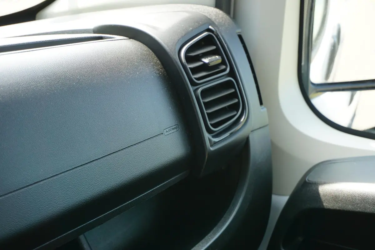 2.2 MultiJet 180 L2H2 3.5t Automaat |Adaptive Cruise |Camera en digitale binnenspiegel |Standkachel |2 stoelen |2 airbags |Trekhaak |Stoelverwarming |Parkeersensoren voor en achter
