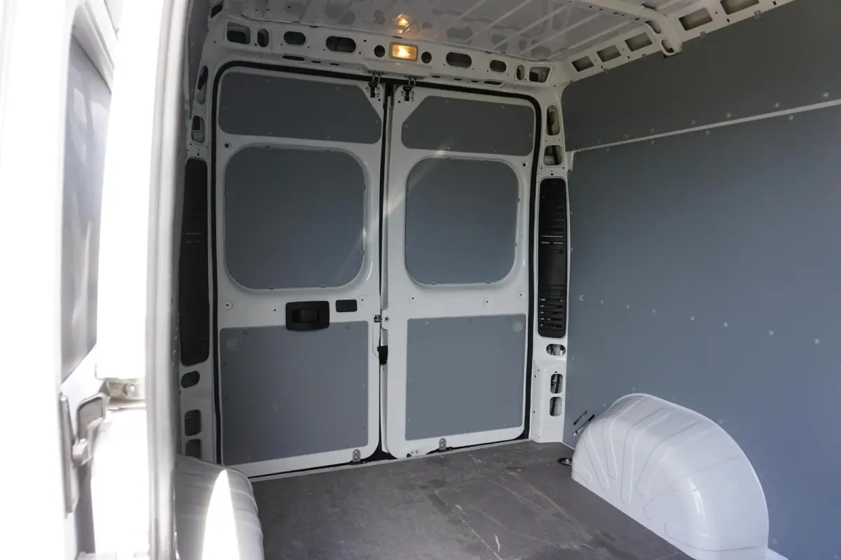 2.2 MultiJet 180 L2H2 3.5t Automaat |Adaptive Cruise |Camera en digitale binnenspiegel |Standkachel |2 stoelen |2 airbags |Trekhaak |Stoelverwarming |Parkeersensoren voor en achter
