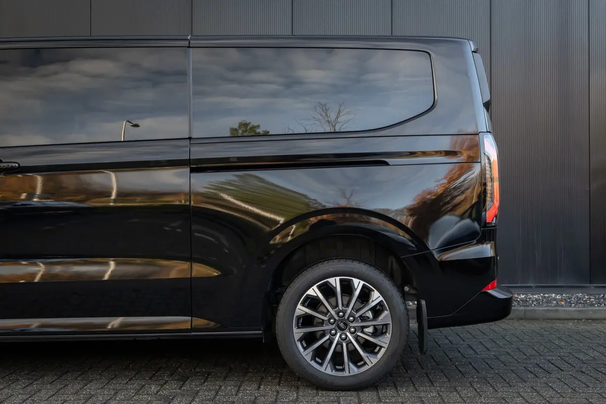 Tourneo Transit Tourneo Custom 340 2.5 PHEV L2H1 Titanium
