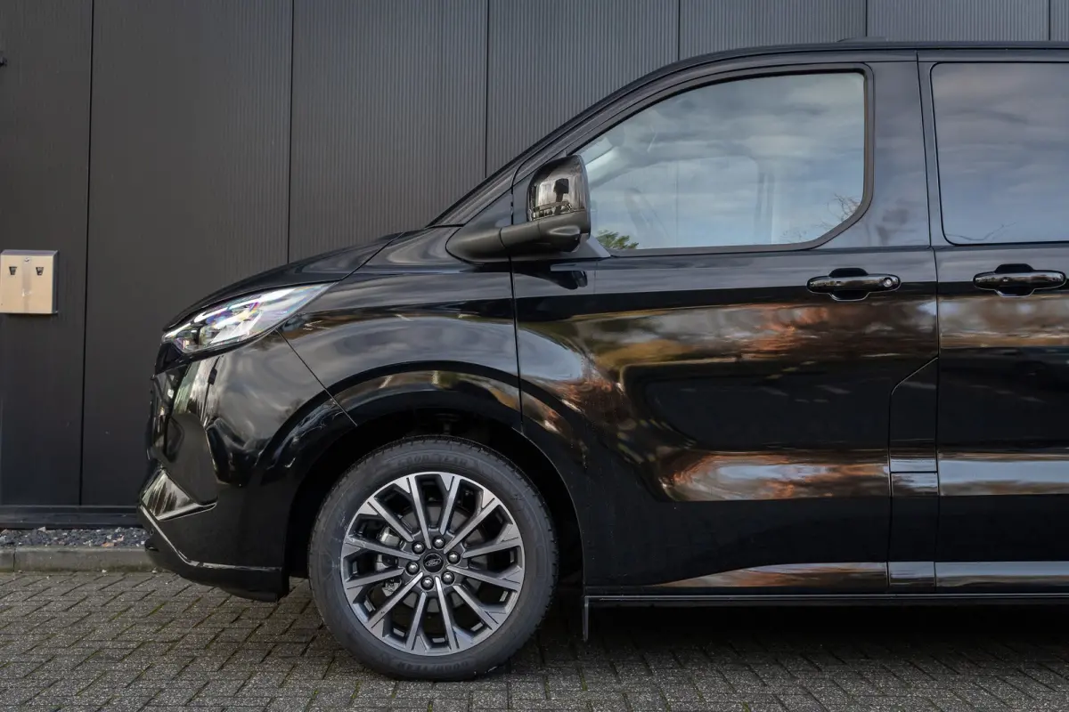 Tourneo Transit Tourneo Custom 340 2.5 PHEV L2H1 Titanium
