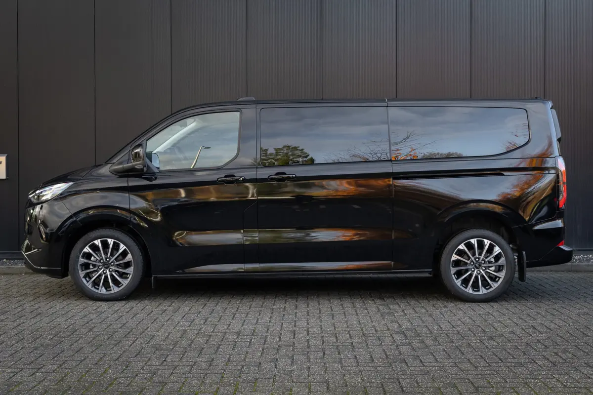 Tourneo Transit Tourneo Custom 340 2.5 PHEV L2H1 Titanium