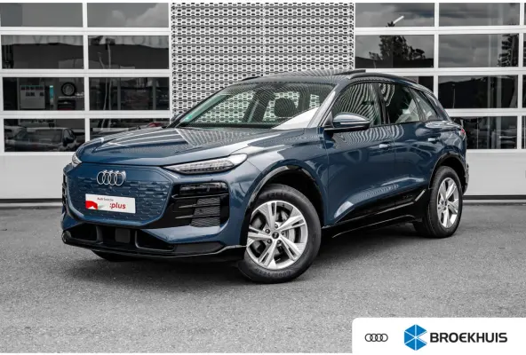 Quattro 388pk | Panoramadak | Trekhaak | Stoelverwarming Voor + Achter | Stuurwielverwarming | | Panoramadak | Trekhaak | Stoelverwarming Voor + Achter | Stuurwielverwarming |