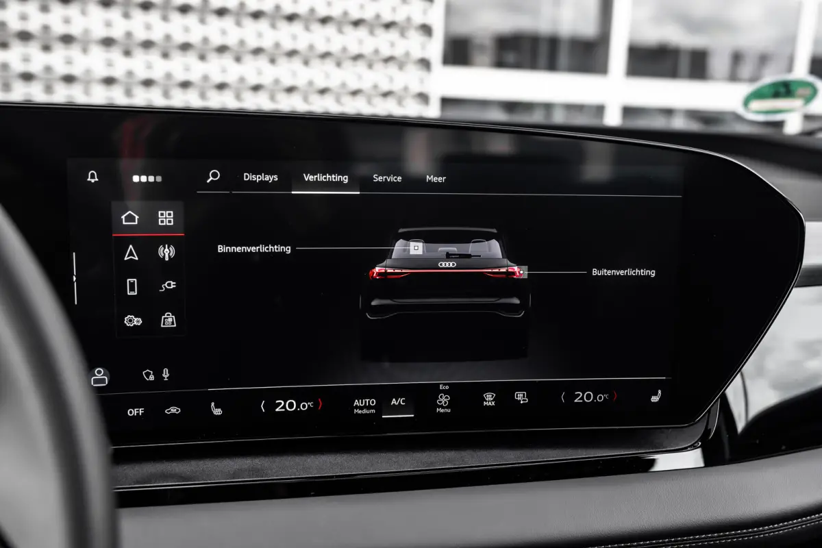quattro 285 kW | Panoramadak | Trekhaak | Stoelverwarming Voor + Achter | Stuurwielverwarming | | Panoramadak | Trekhaak | Stoelverwarming Voor + Achter | Stuurwielverwarming |