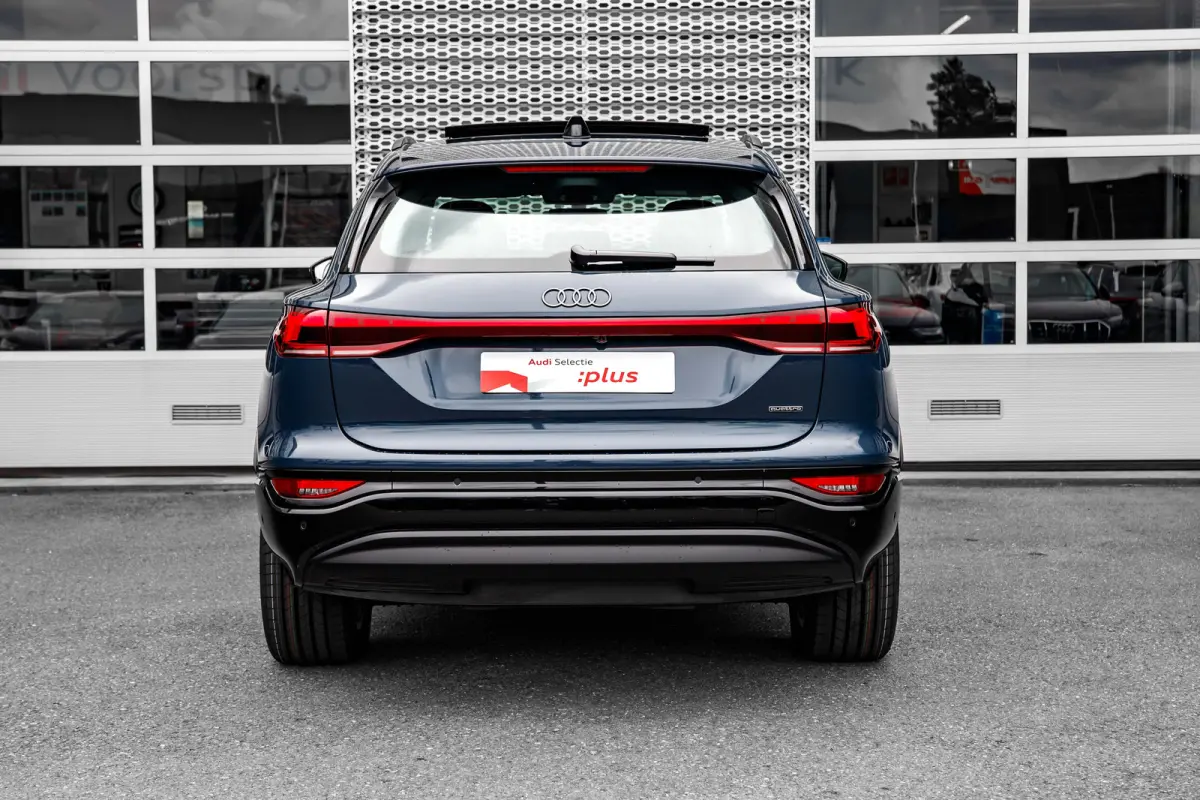 quattro 285 kW | Panoramadak | Trekhaak | Stoelverwarming Voor + Achter | Stuurwielverwarming | | Panoramadak | Trekhaak | Stoelverwarming Voor + Achter | Stuurwielverwarming |