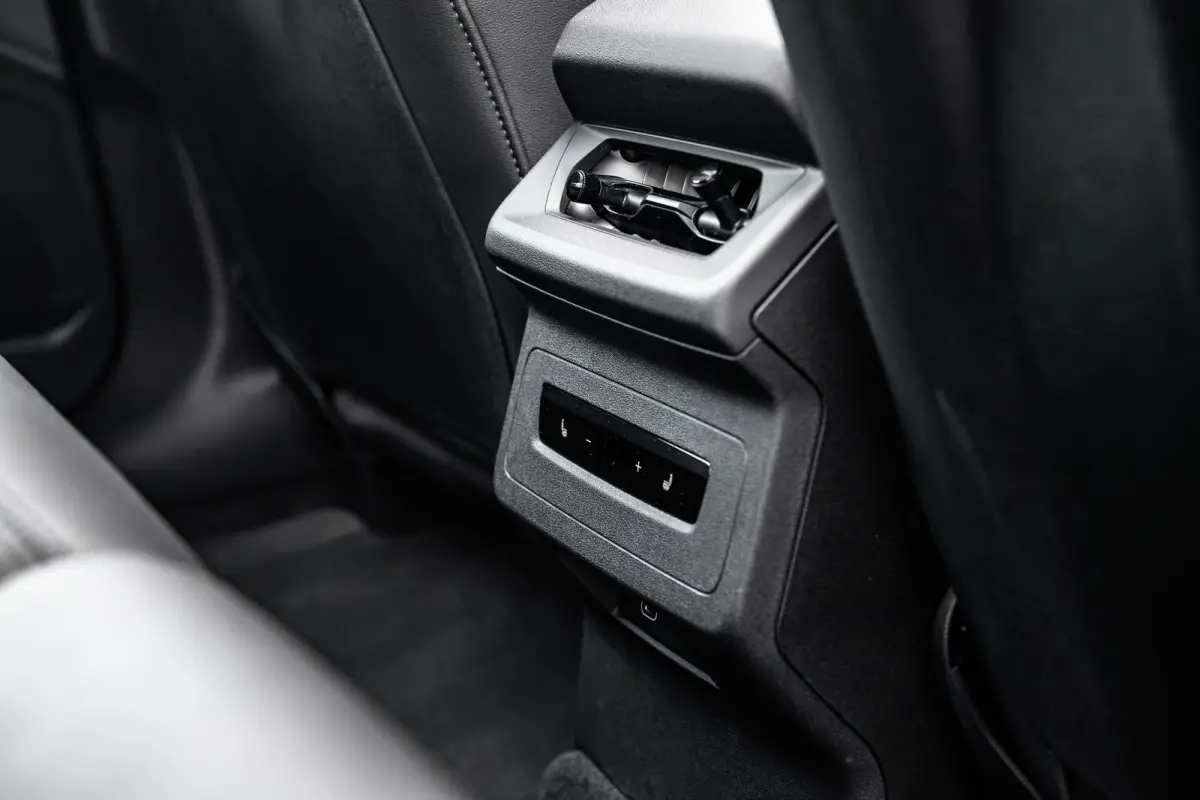 quattro 285 kW | Panoramadak | Trekhaak | Stoelverwarming Voor + Achter | Stuurwielverwarming | | Panoramadak | Trekhaak | Stoelverwarming Voor + Achter | Stuurwielverwarming |