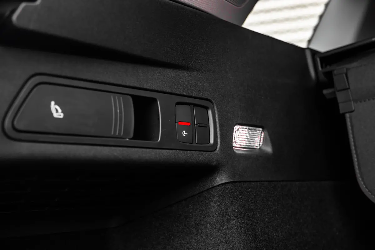 quattro 285 kW | Panoramadak | Trekhaak | Stoelverwarming Voor + Achter | Stuurwielverwarming | | Panoramadak | Trekhaak | Stoelverwarming Voor + Achter | Stuurwielverwarming |