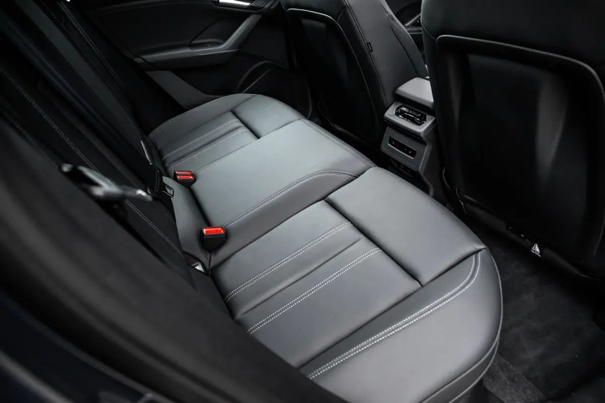 quattro 285 kW | Panoramadak | Trekhaak | Stoelverwarming Voor + Achter | Stuurwielverwarming | | Panoramadak | Trekhaak | Stoelverwarming Voor + Achter | Stuurwielverwarming |