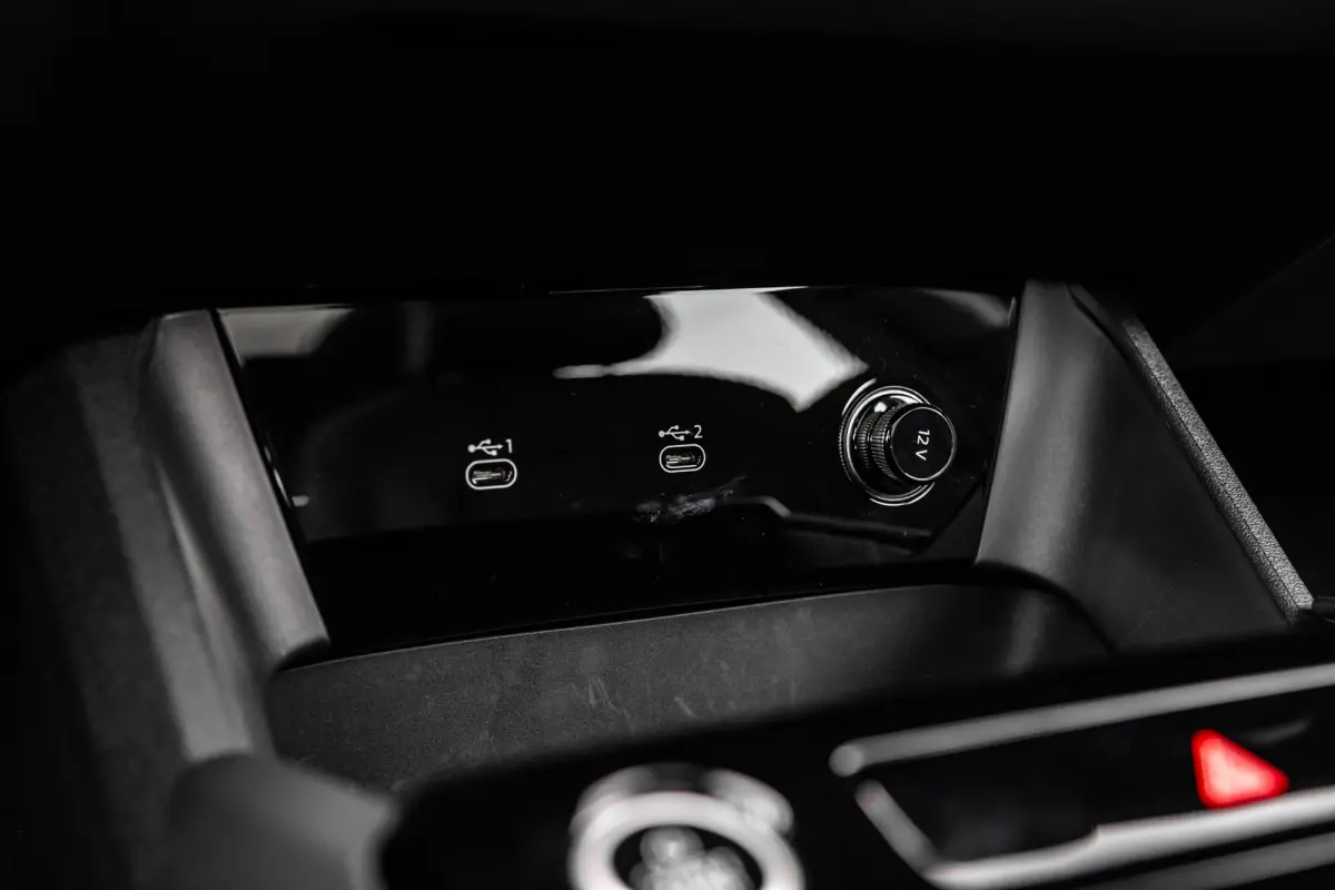 quattro 285 kW | Panoramadak | Trekhaak | Stoelverwarming Voor + Achter | Stuurwielverwarming | | Panoramadak | Trekhaak | Stoelverwarming Voor + Achter | Stuurwielverwarming |